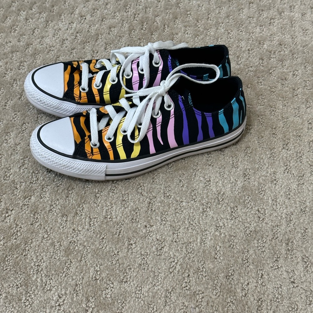 Women’s Converse All Star size 8